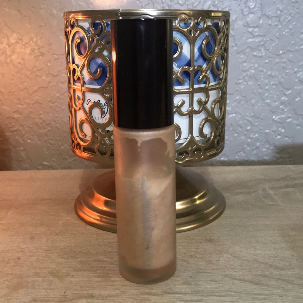 Becca primer